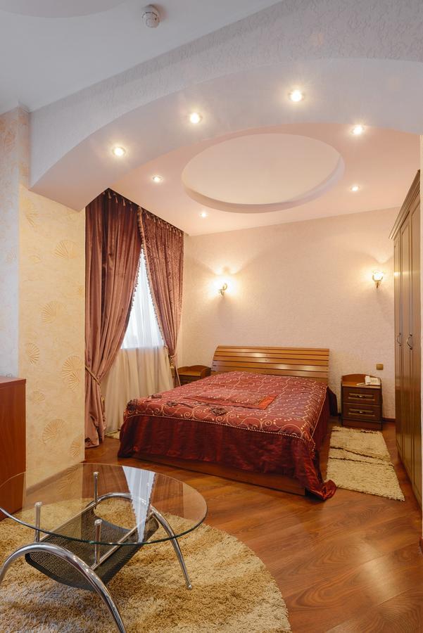 Ghostinitsa "Lina" Hotel Petropavlovsk Exterior photo