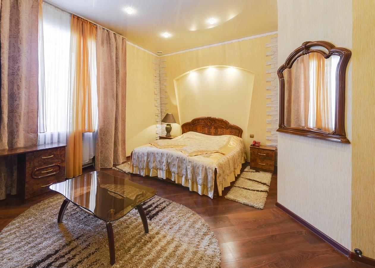 Ghostinitsa "Lina" Hotel Petropavlovsk Exterior photo
